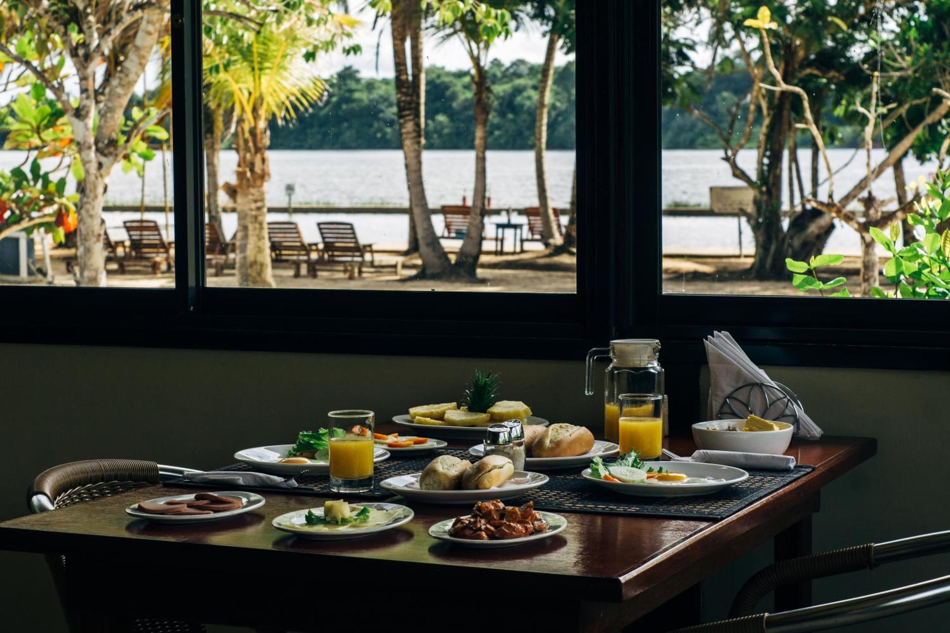 Overbridge River Resort